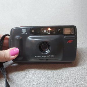 Minolta Freedom AF35 35mm Camera - Vintage (Good Condition)